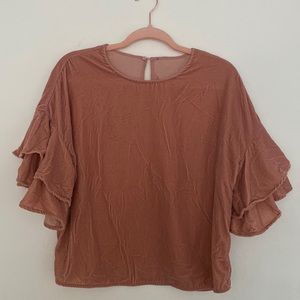 Pink velvet top with ruffle sleeve, boxy fit. Only worn once. Fits like a M/L.